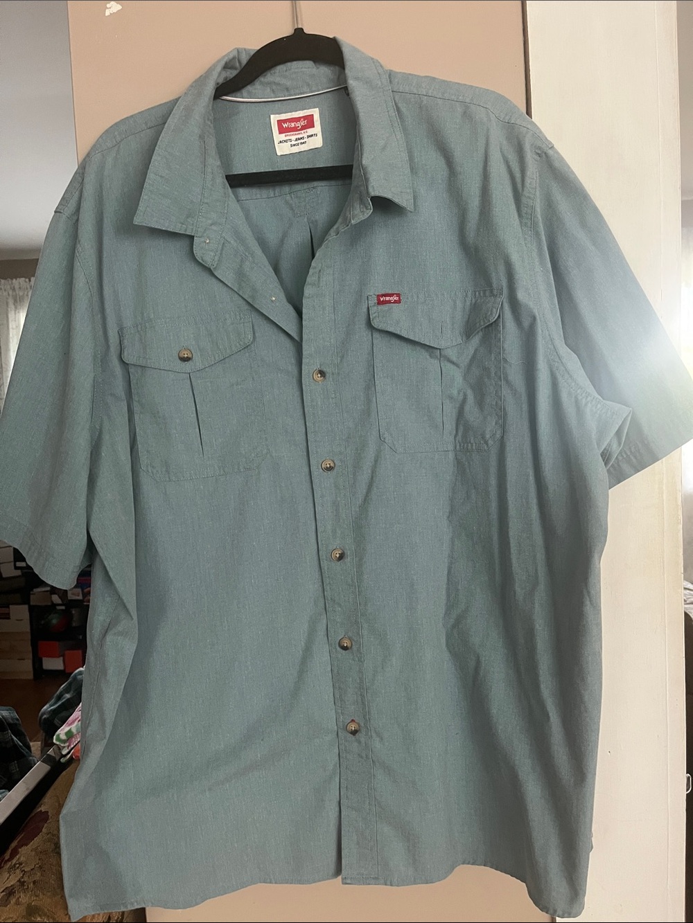 Wrangler Men's Short-Sleeve Button-Down Shirt in Teal Blue
